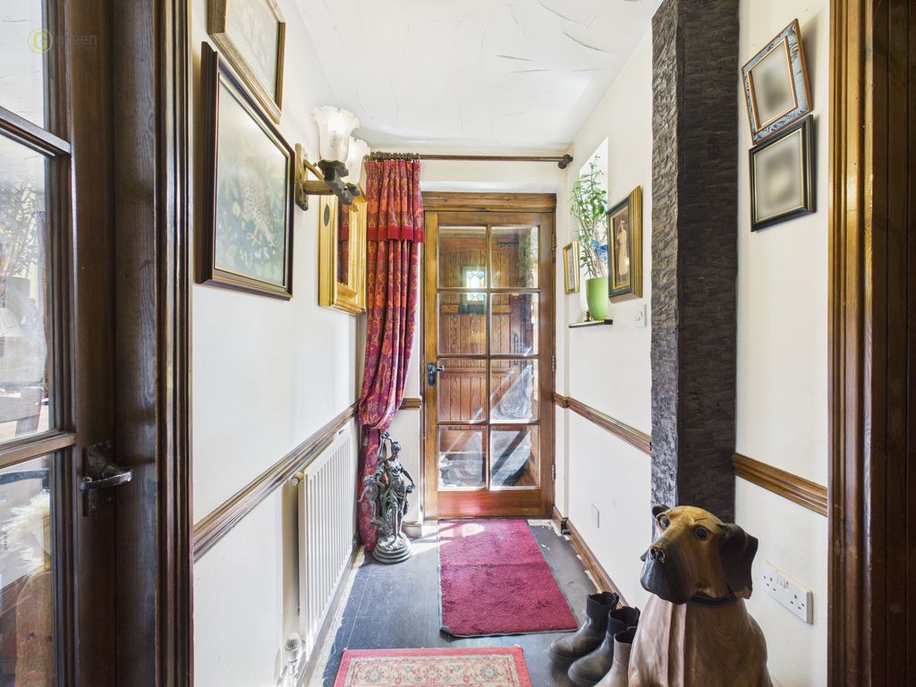 Property photo 3 of 27 Cam01698G0Pr0207Still002