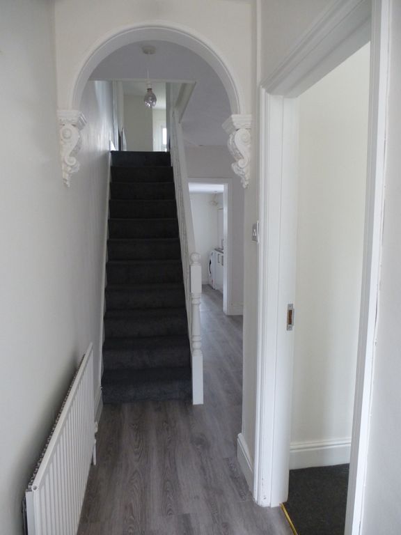 Property photo 2 of 14 4884051