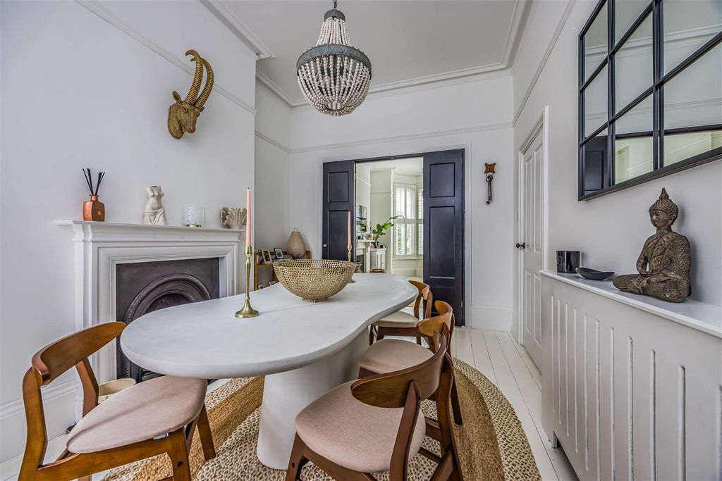 Property photo 3 of 31 106 Saint Andrews Road, Southsea-Small-Porticomark