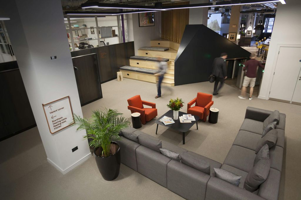 Property photo 1 of 6 1. Lounge.Jpg