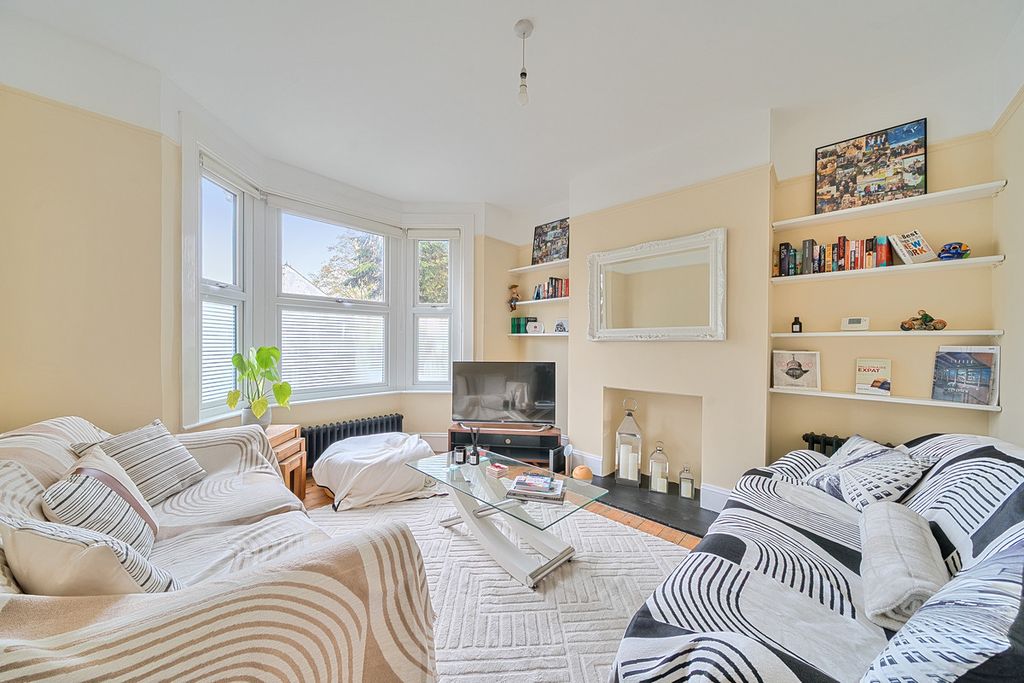 Property photo 2 of 21