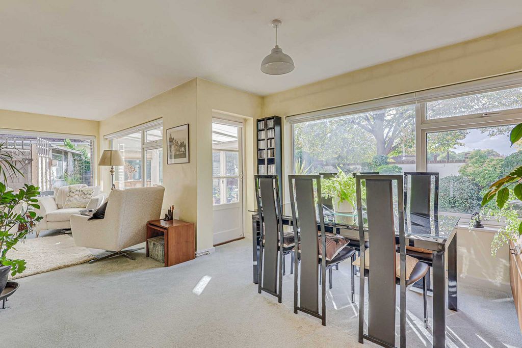 Property photo 2 of 36