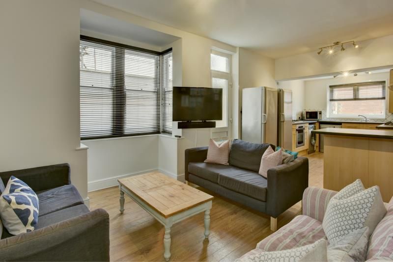 Property photo 1 of 7 Photo 0
