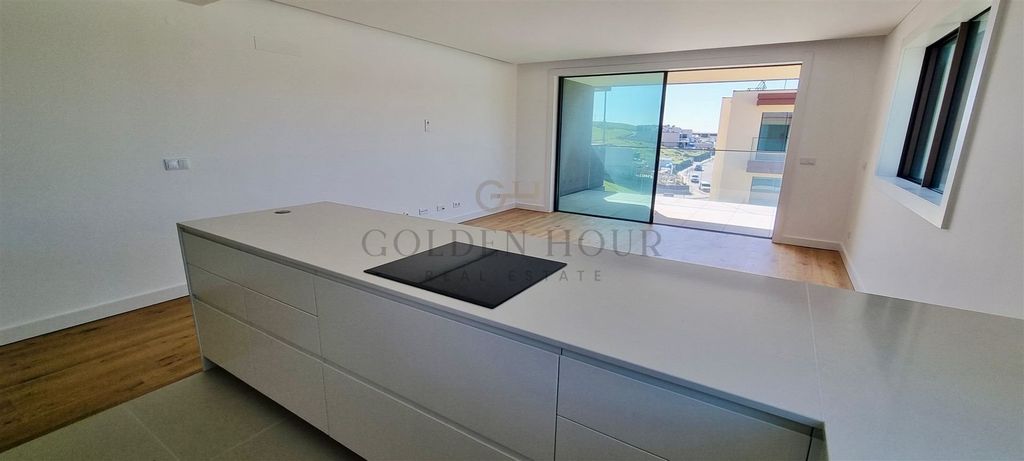 Property photo 1 of 37 Luxury 2-Bedroom In Quinta Marques Gomes
