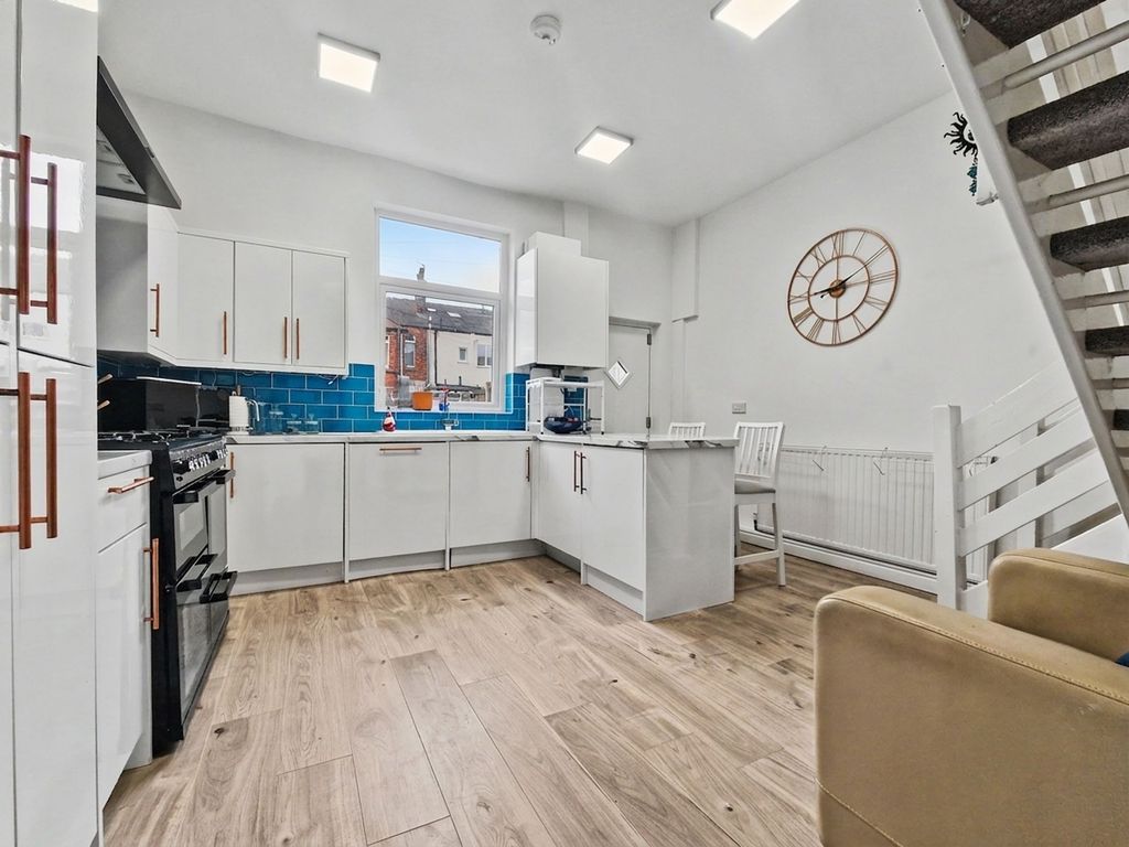 Property photo 3 of 25