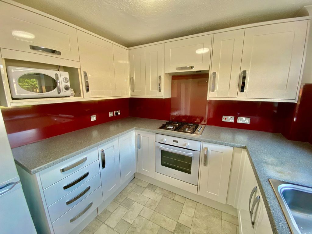 Property photo 3 of 12