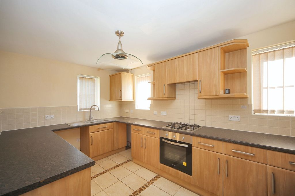 Property photo 3 of 25