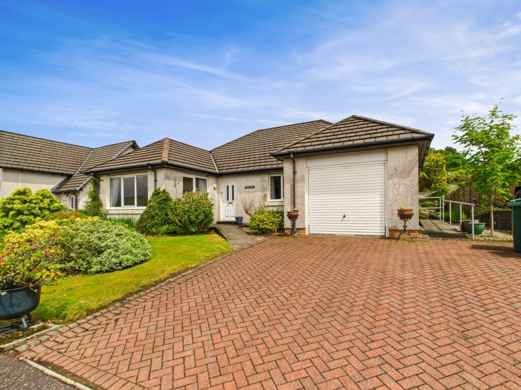 Property photo 1 of 30