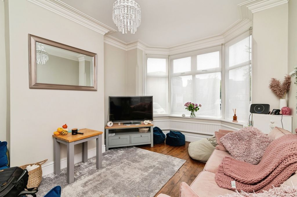 Property photo 2 of 13 Photo