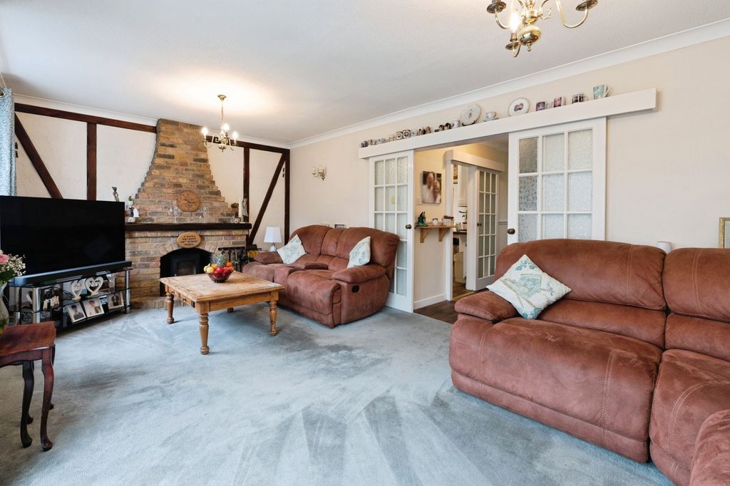 Property photo 2 of 22 Lounge