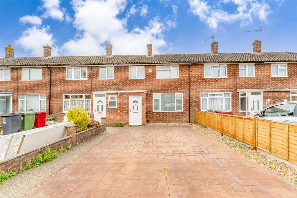 Property photo 1 of 13 Externals3.Jpg