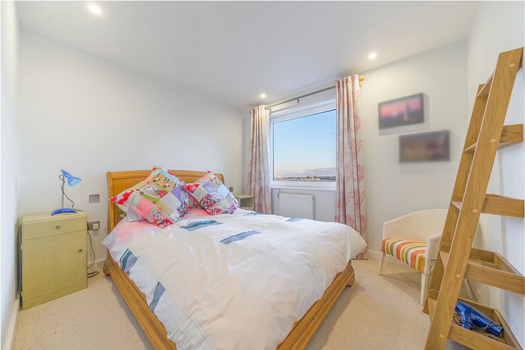 Property photo 1 of 26 Bedroom 2