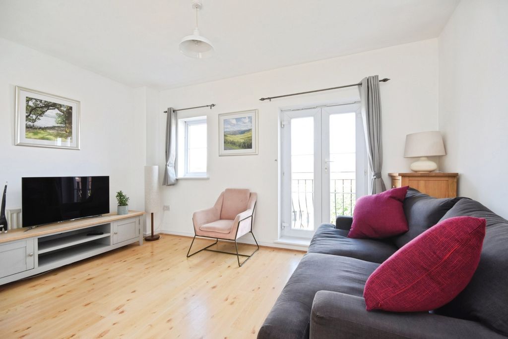 Property photo 2 of 12 Pbox-Img.Jpg