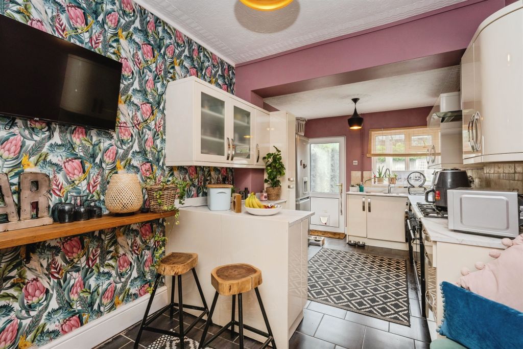 Property photo 3 of 17