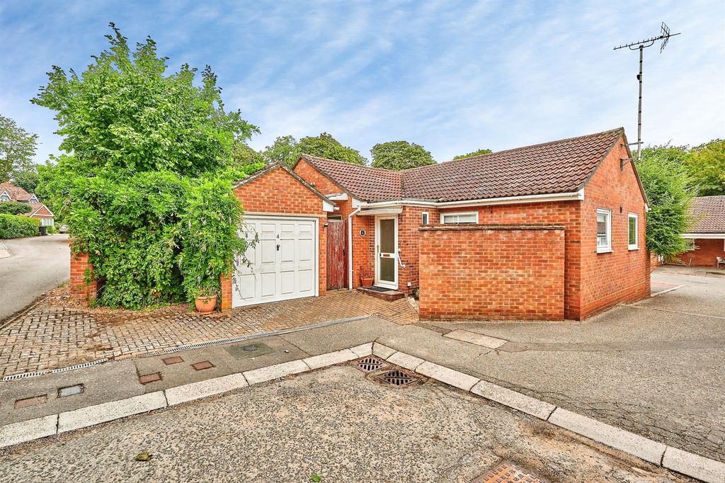 Property photo 1 of 17