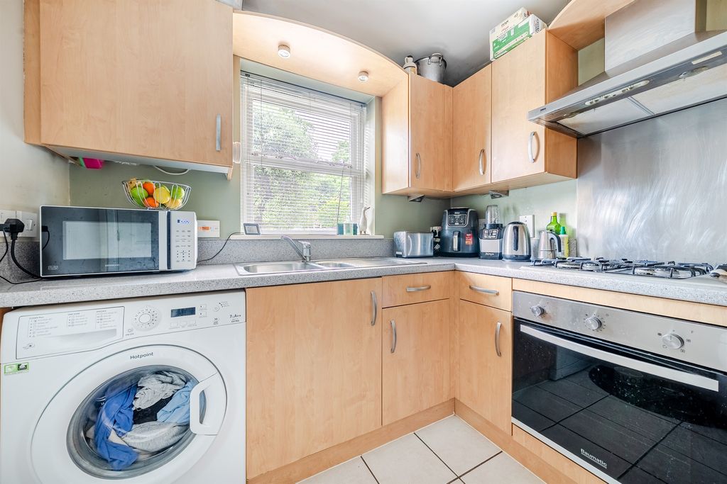Property photo 2 of 14