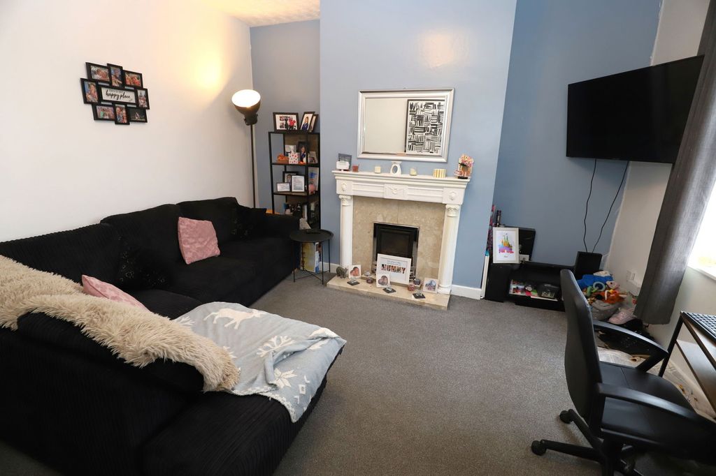 Property photo 3 of 23