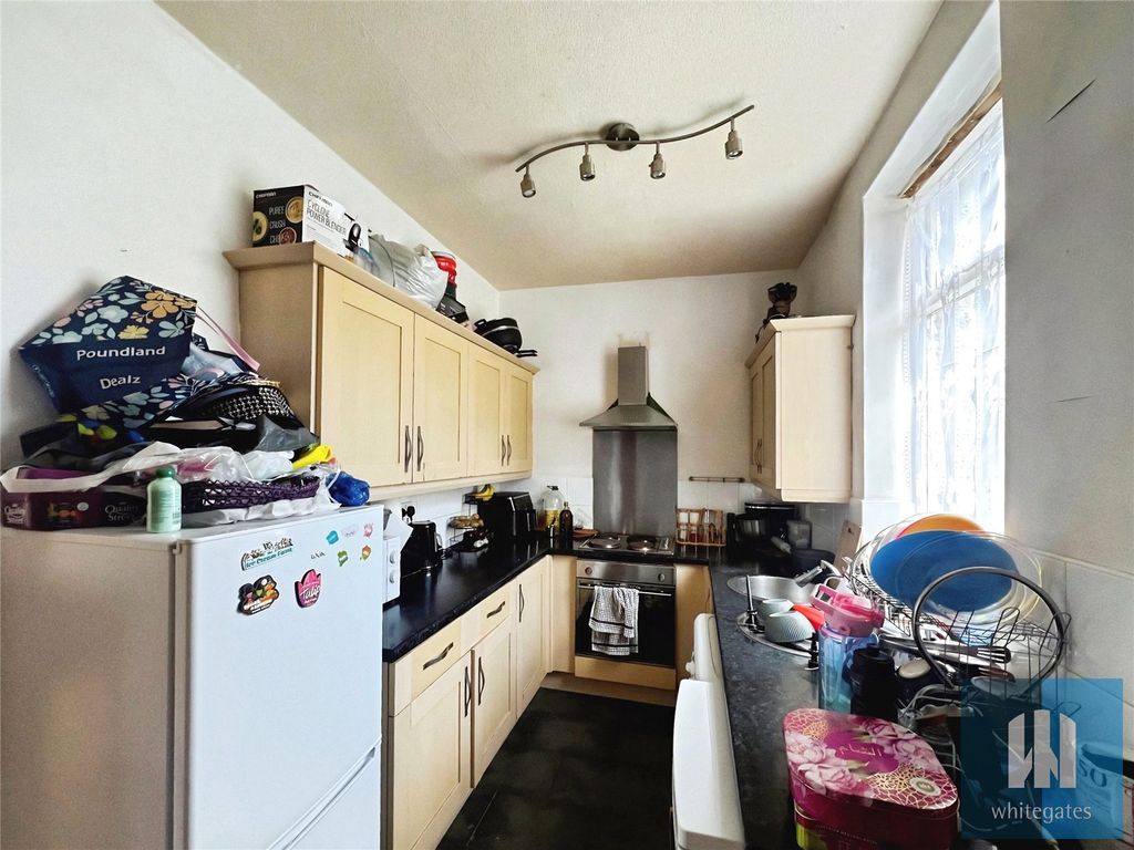 Property photo 2 of 12 Picture No. 14