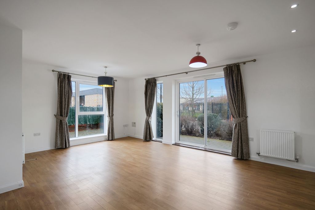 Property photo 2 of 7