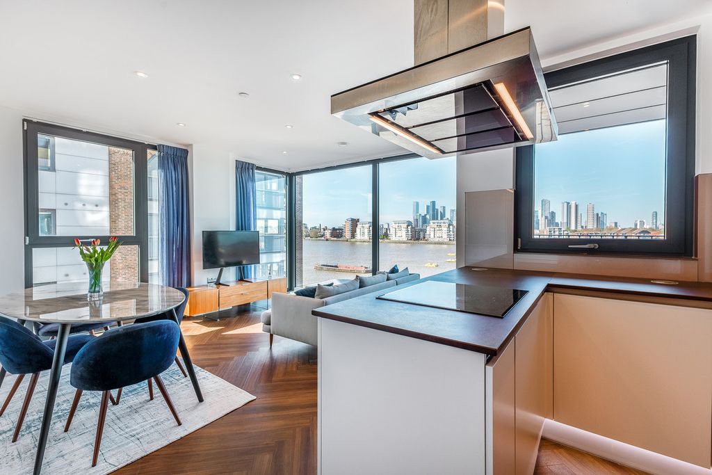 Property photo 3 of 33