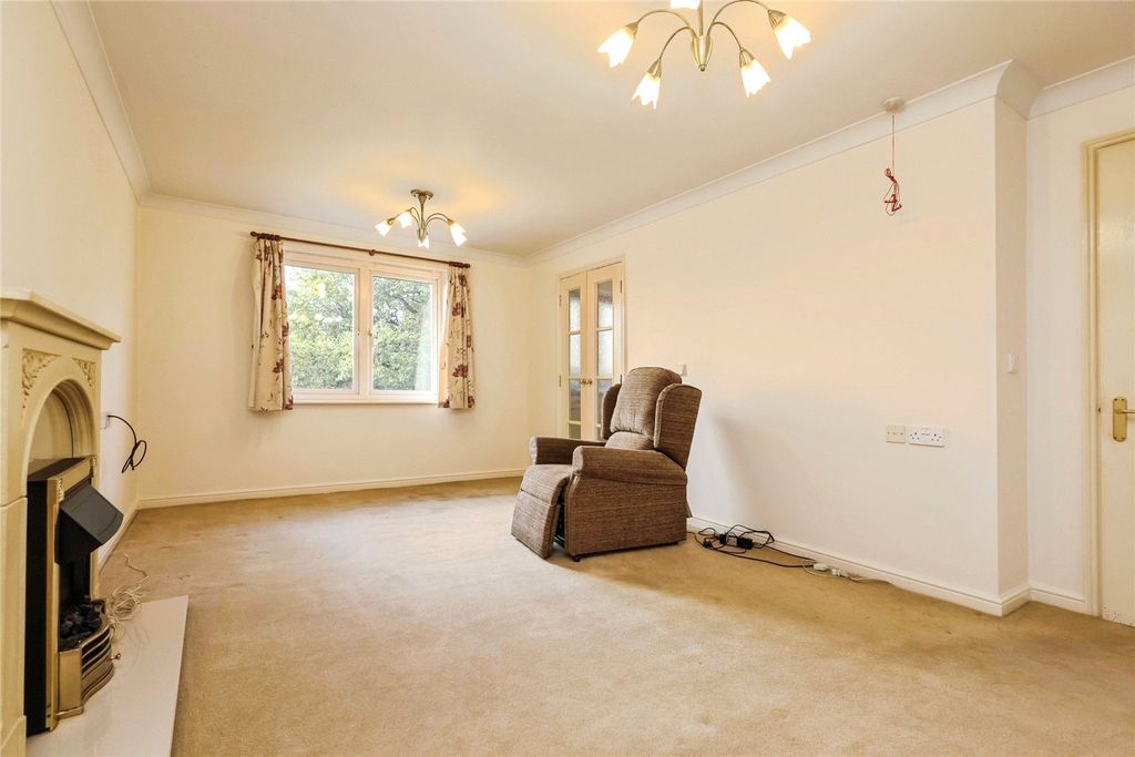 Property photo 2 of 10 Living Room