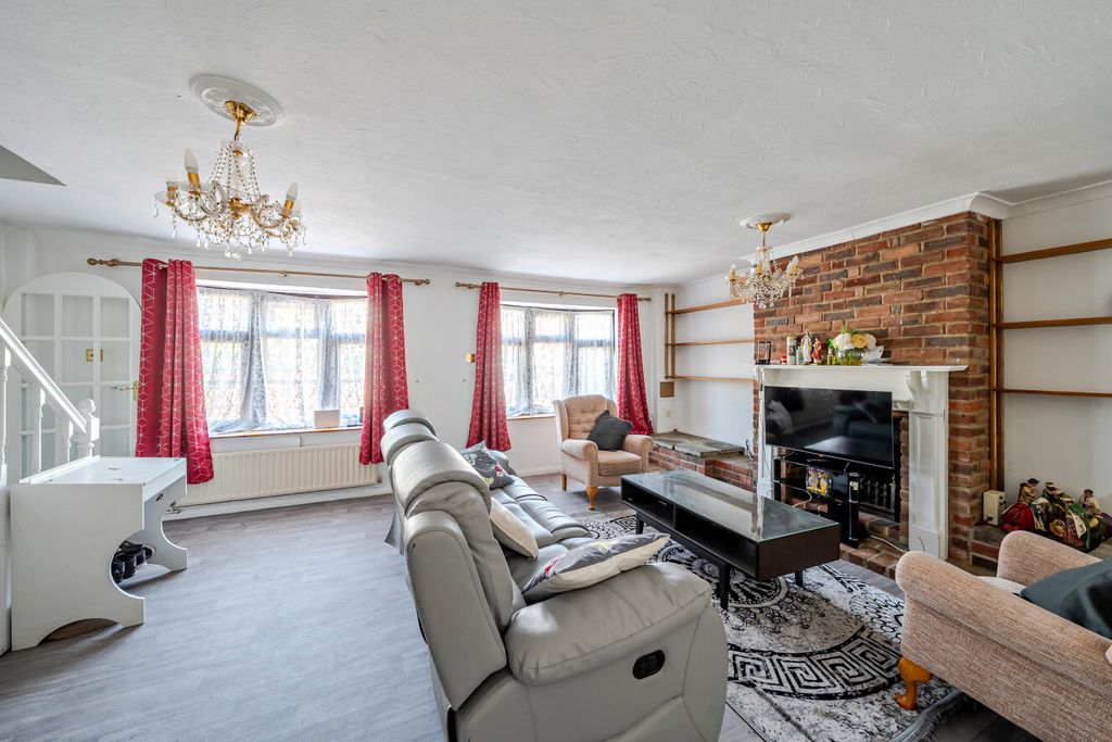 Property photo 2 of 11 1466534-7-6A16F25...
