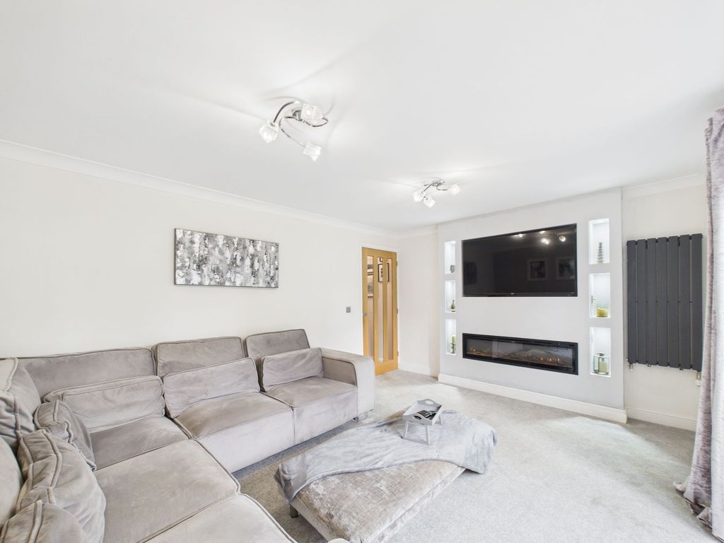 Property photo 2 of 31