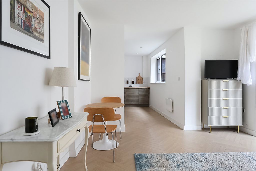 Property photo 3 of 12 Picture No. 10