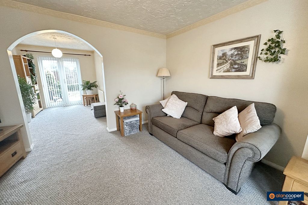 Property photo 3 of 14 4369685