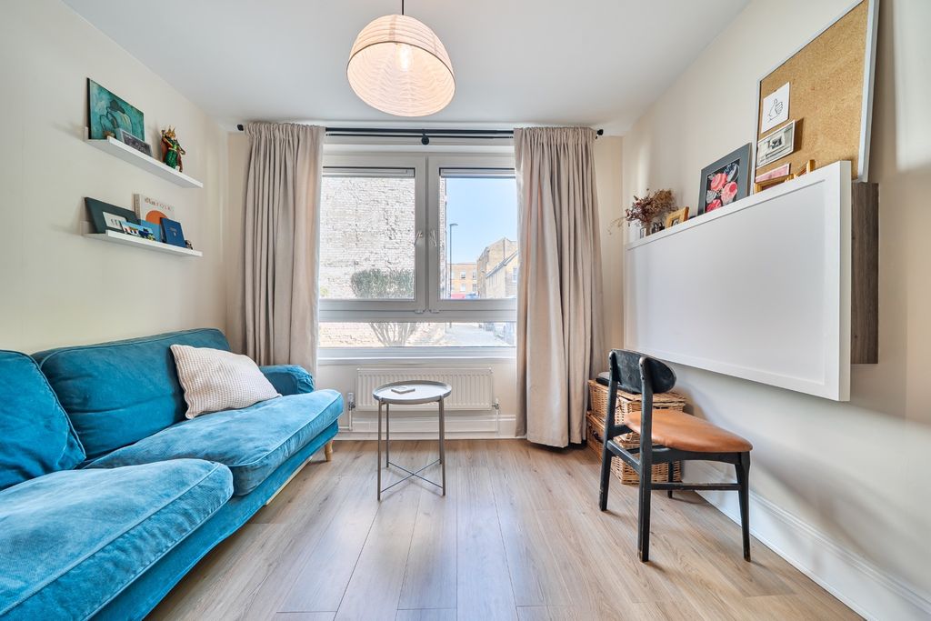 Property photo 2 of 10 4941451