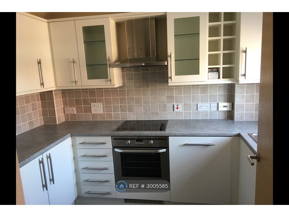 Property photo 2 of 12 Kitchen