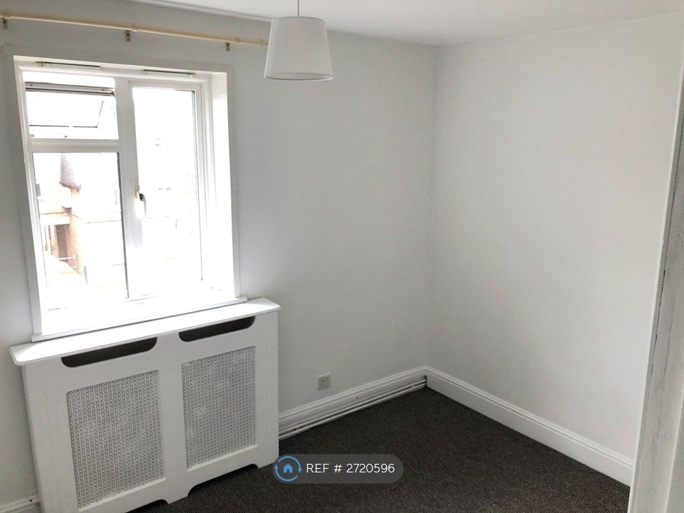 Property photo 3 of 6 Bedroom 2