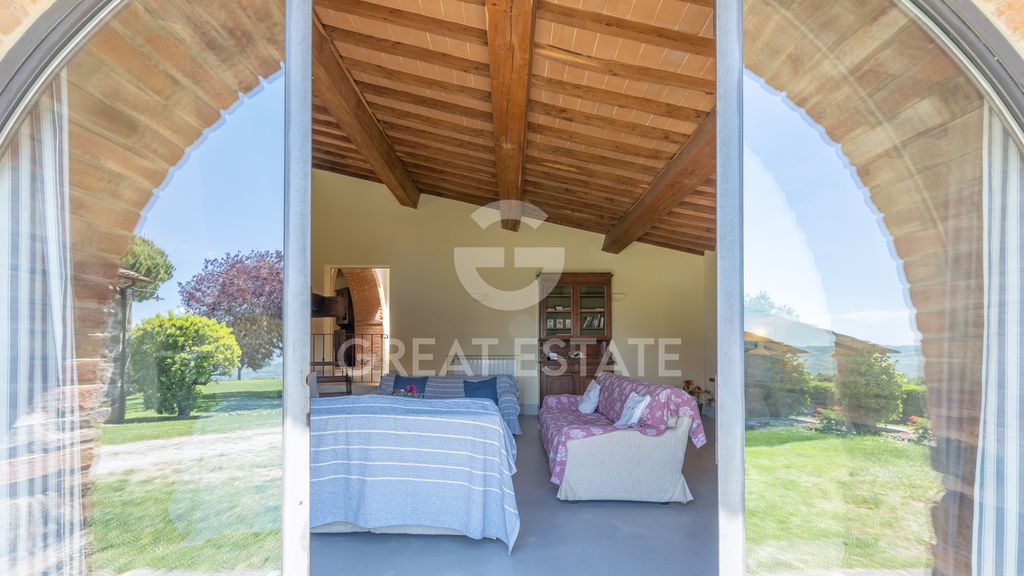 Property photo 2 of 93 Interiors