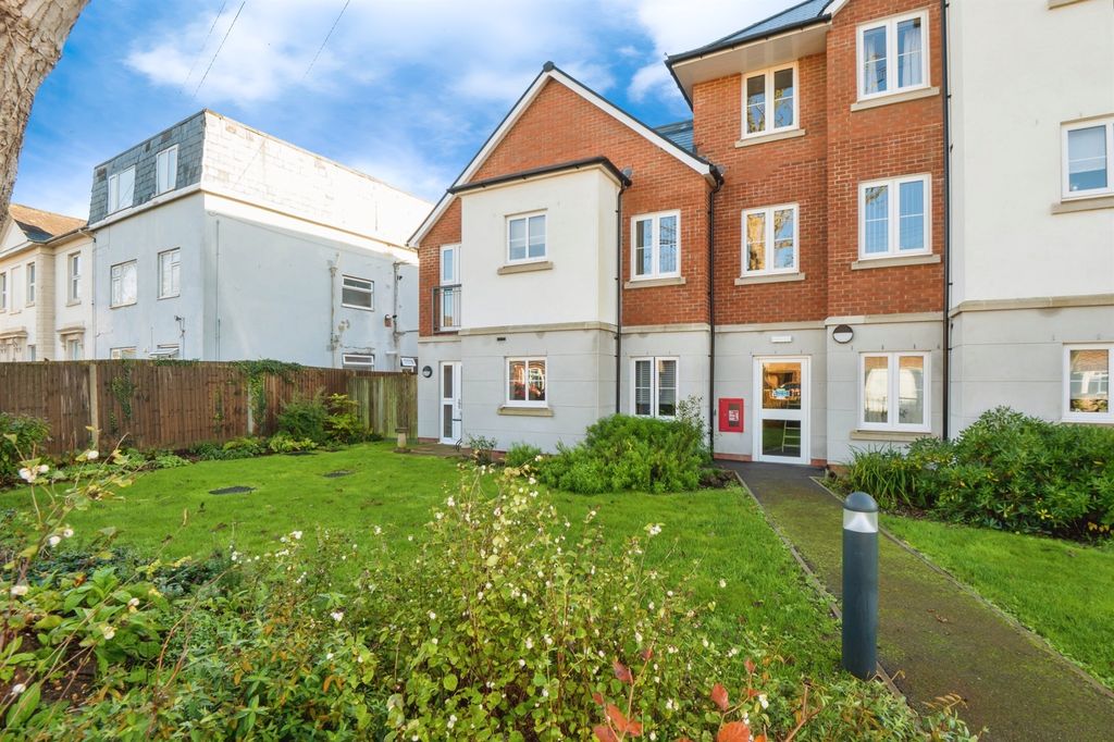 Property photo 1 of 13