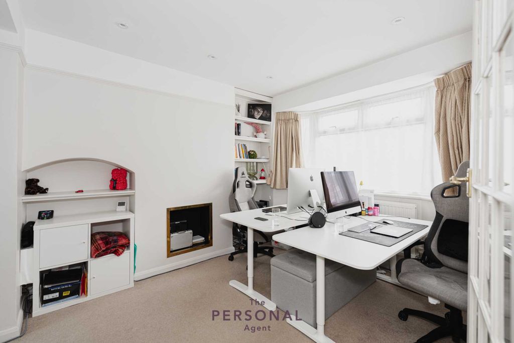 Property photo 3 of 12