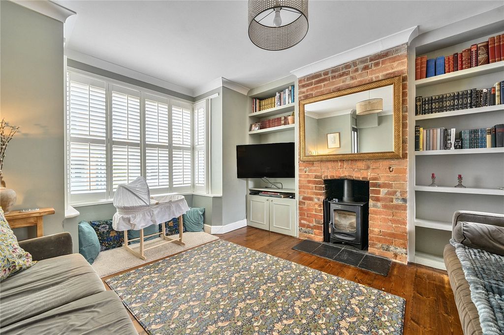 Property photo 2 of 17 Picture No. 12