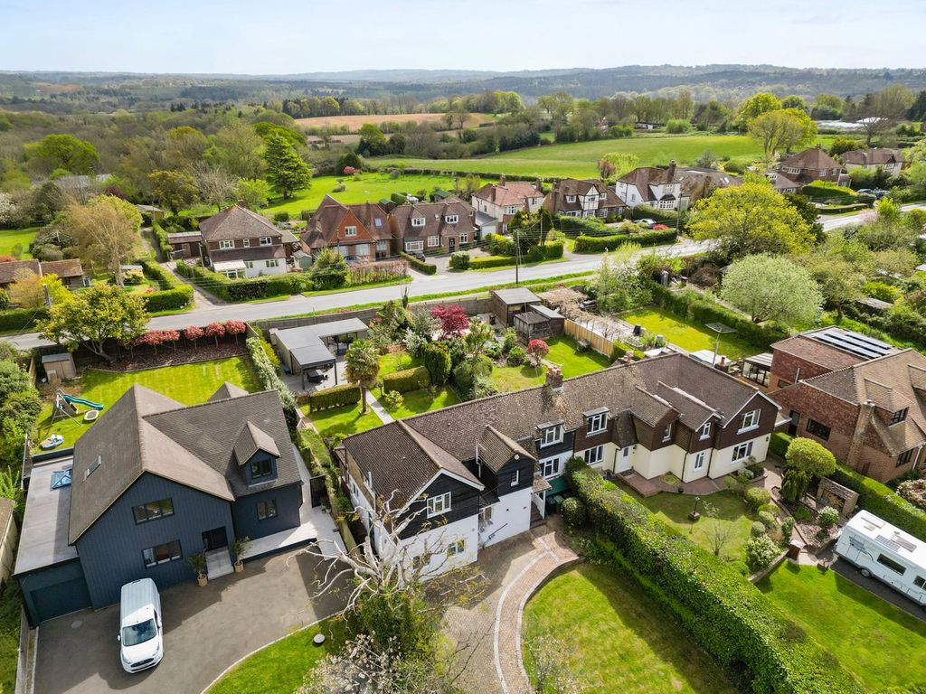 Property photo 3 of 28