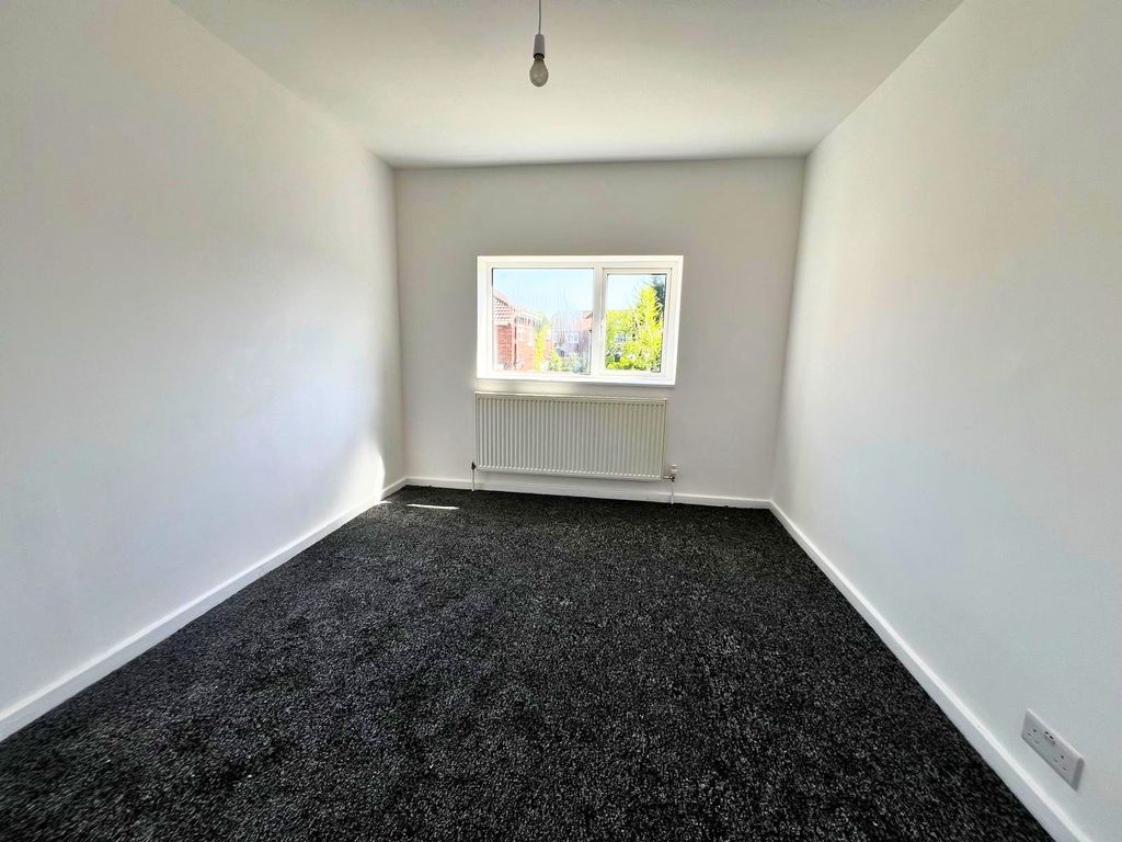 Property photo 3 of 17 Gallery