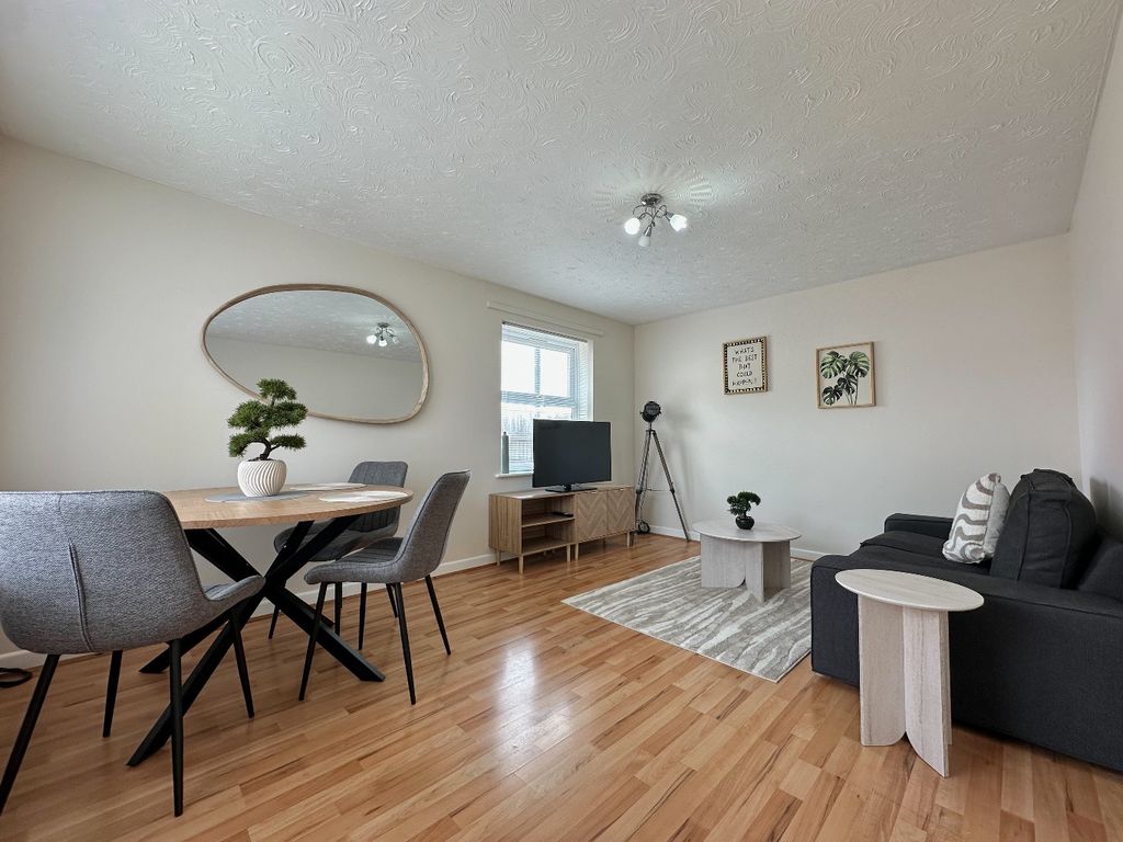 Property photo 2 of 14 4976003