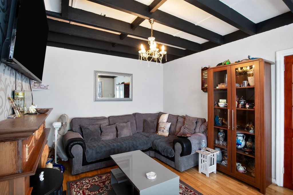 Property photo 2 of 22