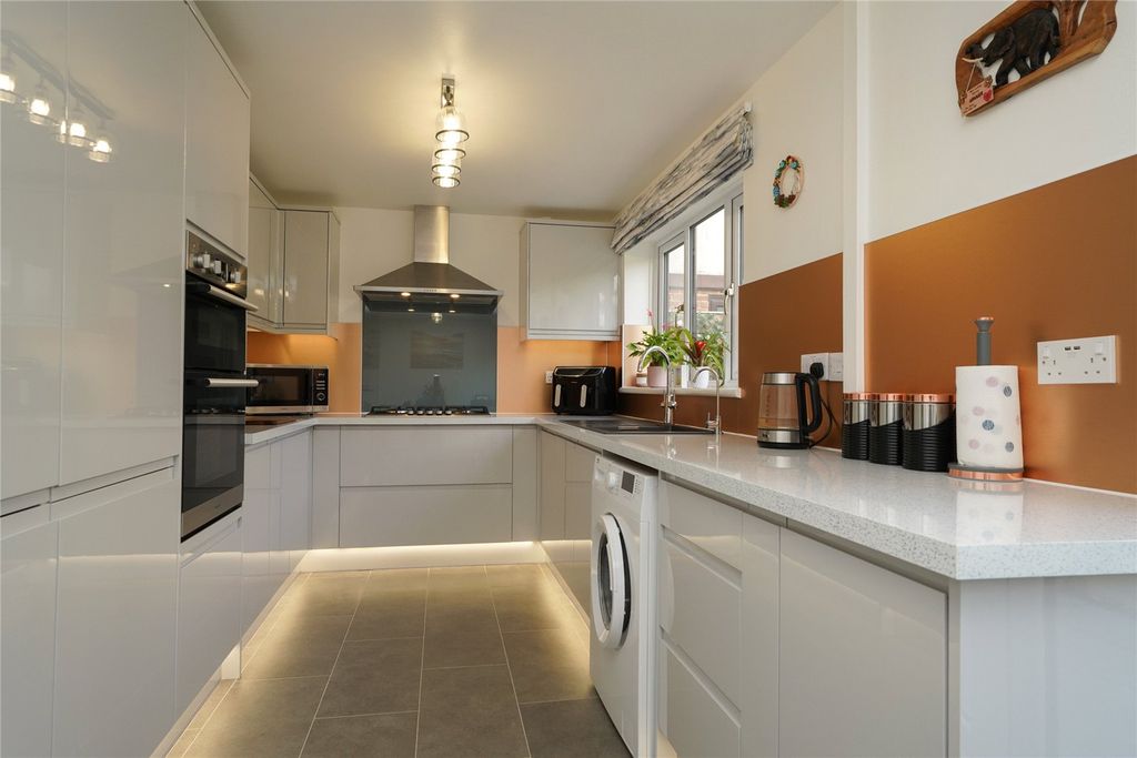 Property photo 3 of 12 Picture No. 20