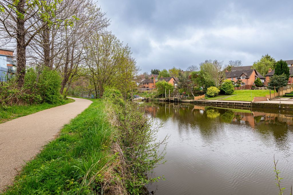 Property photo 3 of 12