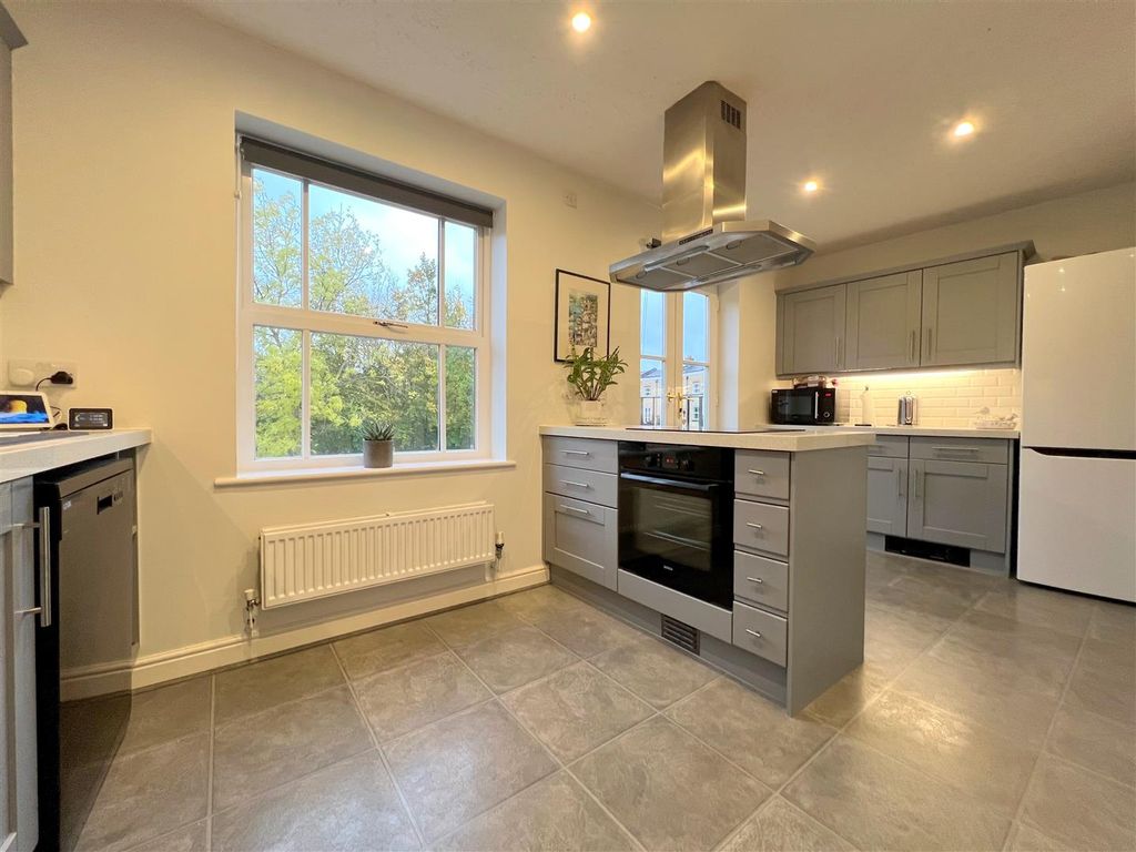 Property photo 3 of 12 Kitchen 3-001.Jpg