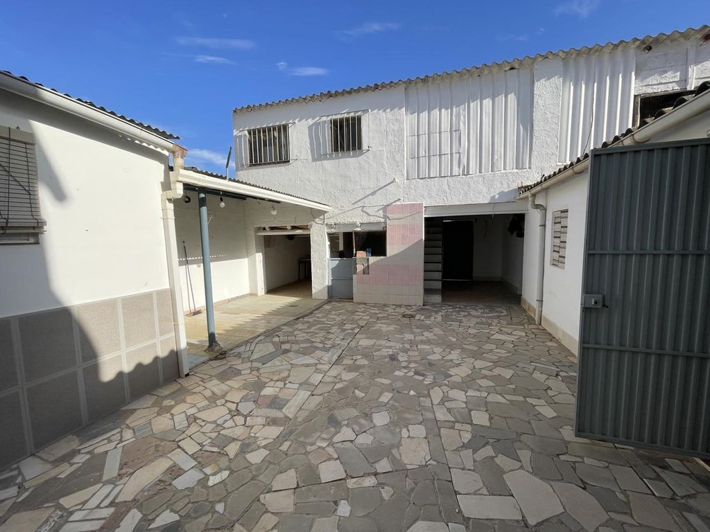 Property photo 3 of 44