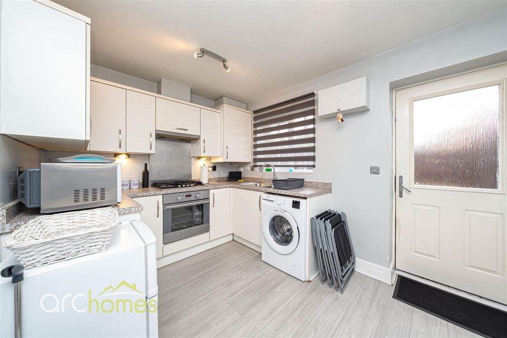 Property photo 3 of 14 Gloucester-10.Jpg