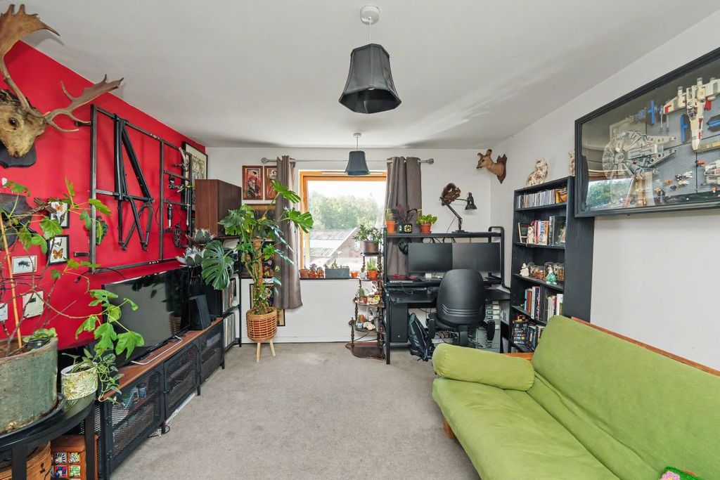 Property photo 3 of 11