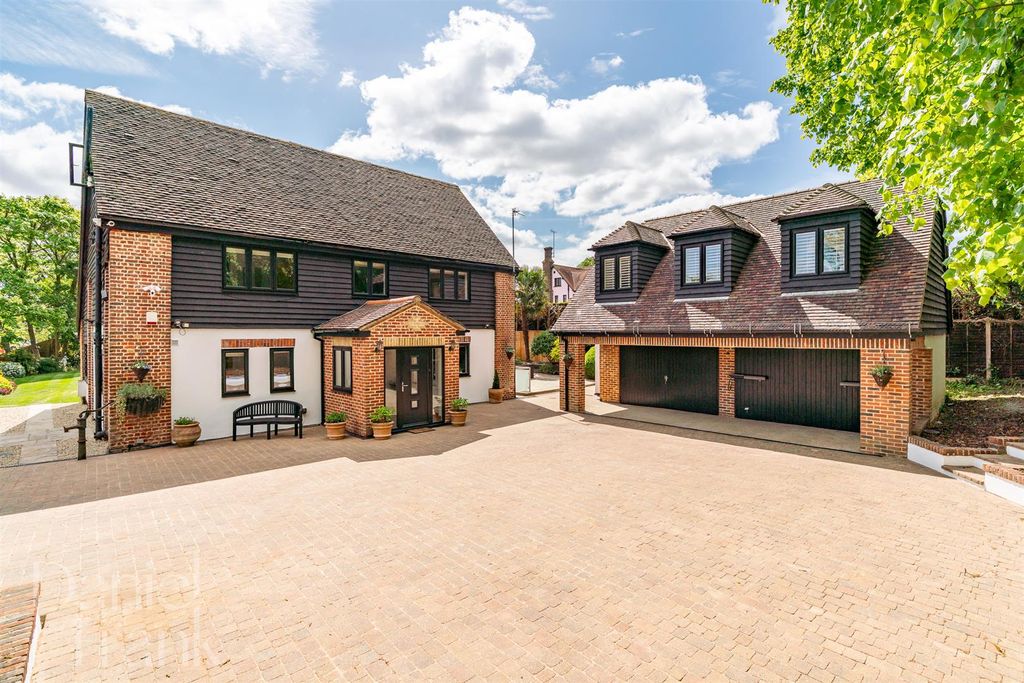 Property photo 1 of 51