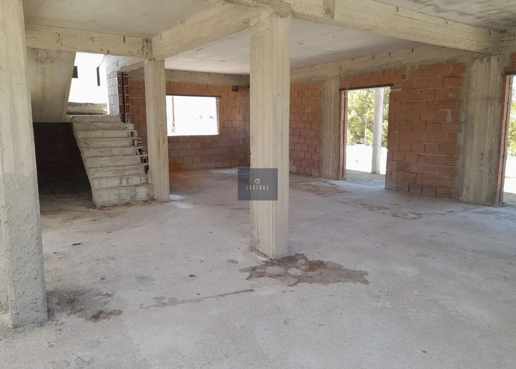 Property photo 2 of 4