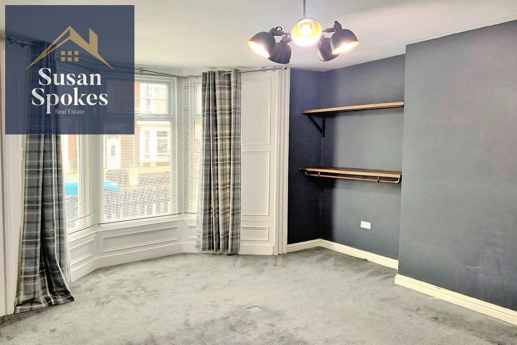 Property photo 3 of 9 Pbox-Img.Jpg