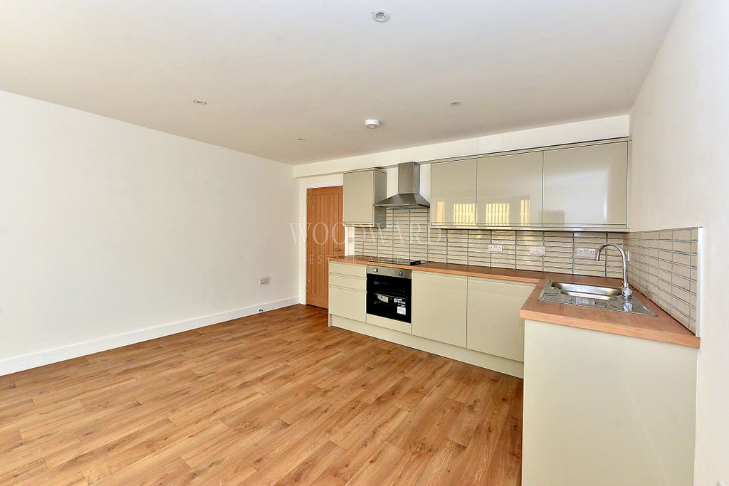 Property photo 3 of 21 Kitchen/Dining Room